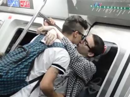 Como os argentinos reagem quando veem dois homens se beijando?