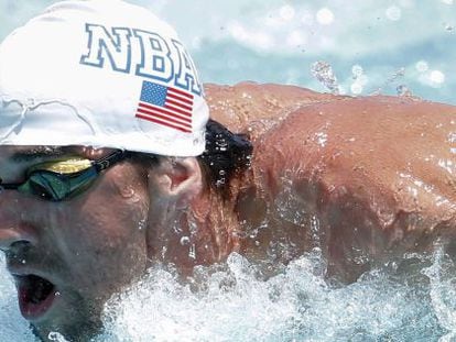 Michael Phelps durante os 100 metros borboleta no Arena Grand Prix.