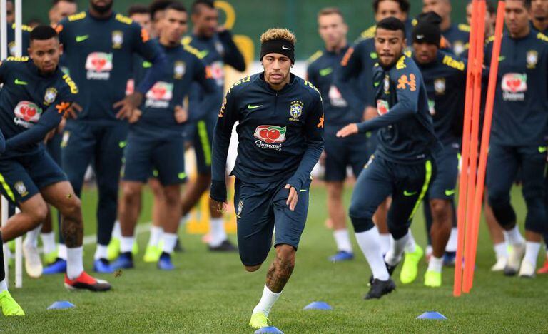 Antes de enfrentar o Uruguai, seleção treina no CT do Arsenal.