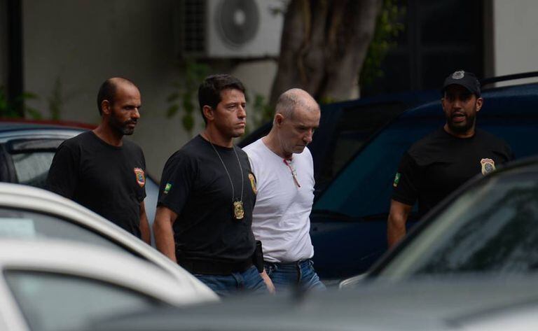 Empresário Eike Batista deixa a sede da PF, após depoimento no início do ano.