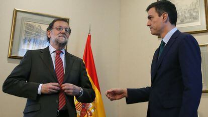 O presidente do Governo em exercício, Mariano Rajoy, e o secretário geral do PSOE, Pedro Sánchez.