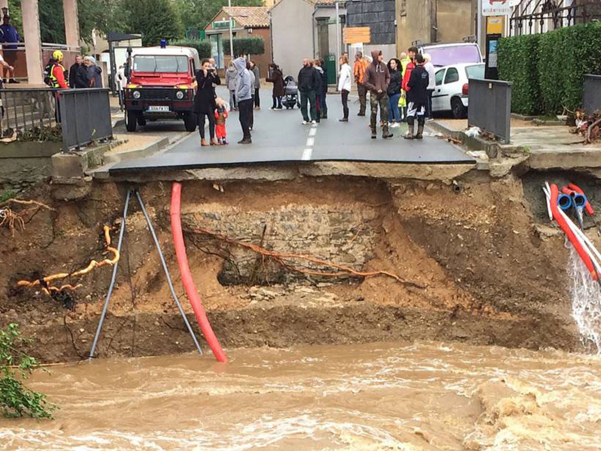 Veja a passagem da tempestade Leslie ao largo da Madeira e em