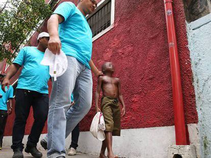 Menores sem documentação nem dinheiro são levados ao Centro de Acolhimento no Rio.