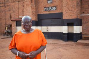 Valerie Bemeriki, locutora da Rádio das Mil Colinas, na prisão central de Kigali.
