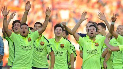 Jogadores do Barcelona celebrando o título.