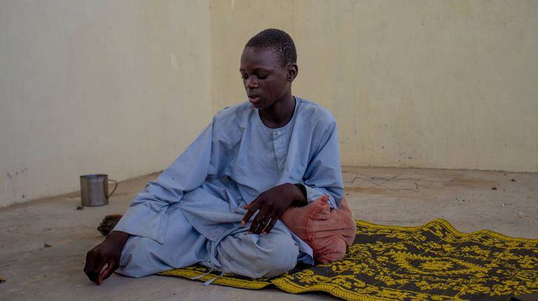 O nigeriano Mallam Abu Shanga, de 15 anos, no assentamento informal de refugiados de Kitchandji, na região de Diffa, no Níger.