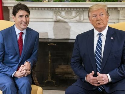 Donald Trump e o primeiro-ministro canadense, Justin Trudeau (esq.), na quinta-feira na Casa Branca.