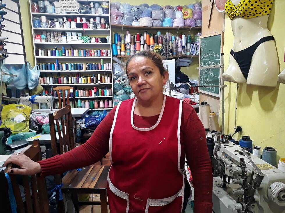 Sônia Machado, costureira vizinha do supermercado Ricoy.
