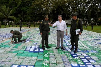 Santos examina contrabando interceptado em novembro