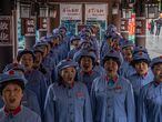 La banda de música de la señora Guo en Zunyi (China), vestida con el uniforme del Ejército Rojo