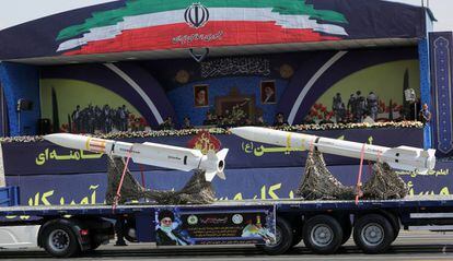 Caminhão com mísseis durante um desfile militar em Teerã, em setembro passado.