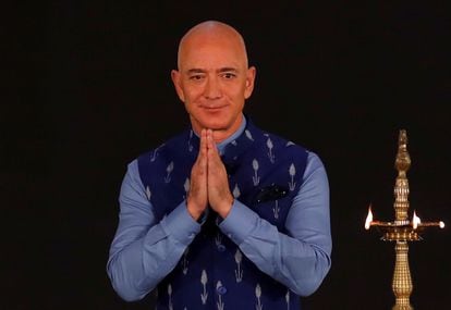 Jeff Bezos, fundador da Amazon, em um evento da empresa em Nova Déli, Índia, em janeiro de 2020. 