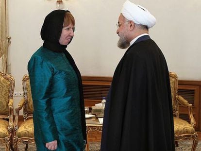 Rohani recebe Ashton, em foto divulgada pela presidência.