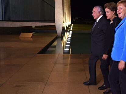 Temer, Dilma e Merkel no Palácio do Planalto.