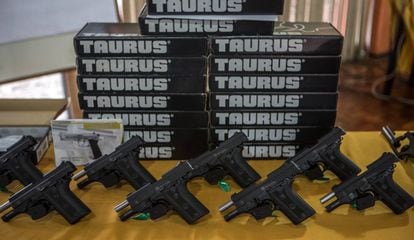 Pistolas da fabricante brasileira Taurus.