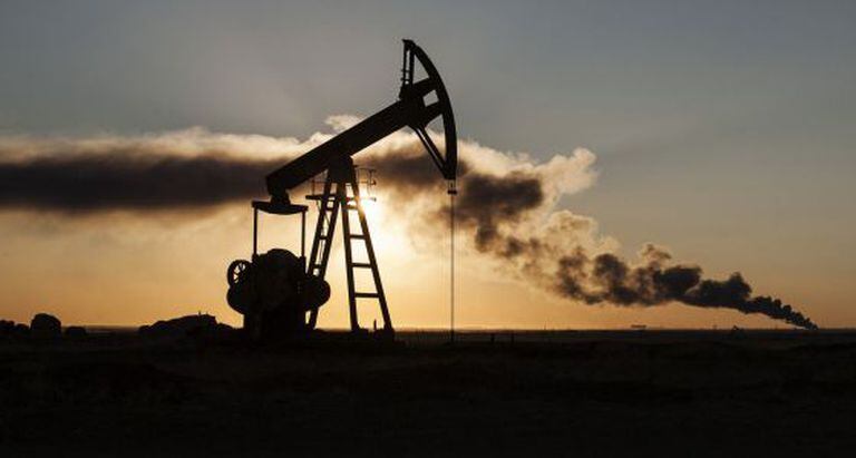 Poço de petróleo na fronteira entre a Síria e a Turquia.