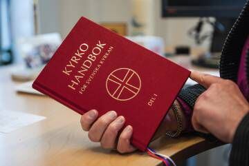 O livro litúrgico que utiliza durante os serviços.