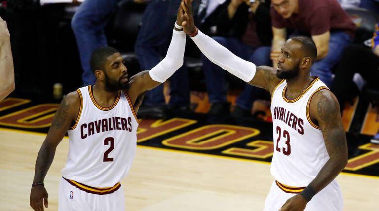 Irving e LeBron lideram primeira vitória dos Cavaliers na série.