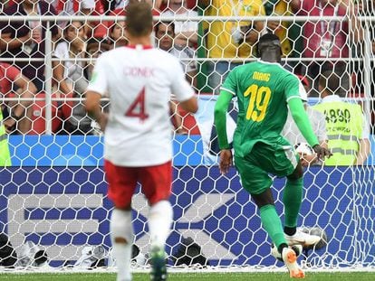 Niang marca o segundo gol de Senegal