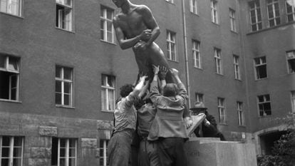 Memorial das vítimas de 20 de julho de 1944, obra de Richard Scheibe instalada em 1953 em Berlim.