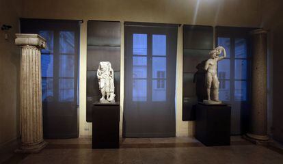 Algumas das estátuas dos Museus Capitolinos (Roma) que foram cobertas durante a visita de Rohani.