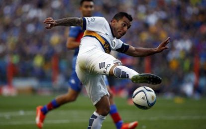 Carlos Tévez, na partida contra o Tigre.