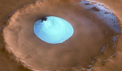 Cratera perto do polo norte marciano.