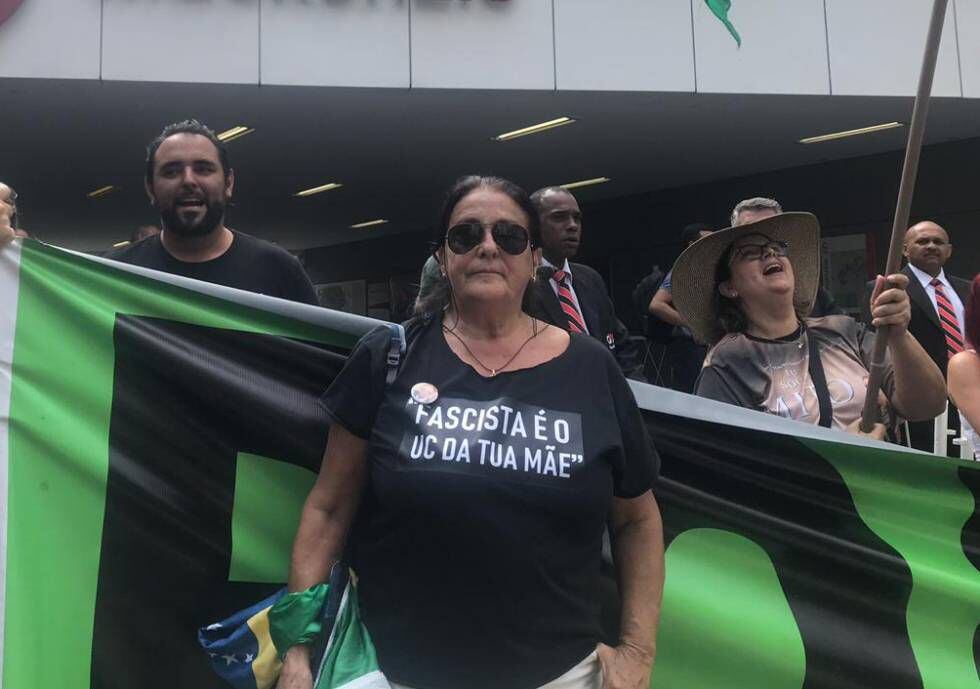Cristina Rocha, ex-aluna da Universidade Mackenzie, era contra a ditadura na época da Batalha da Maria Antônia. Hoje, defende o regime