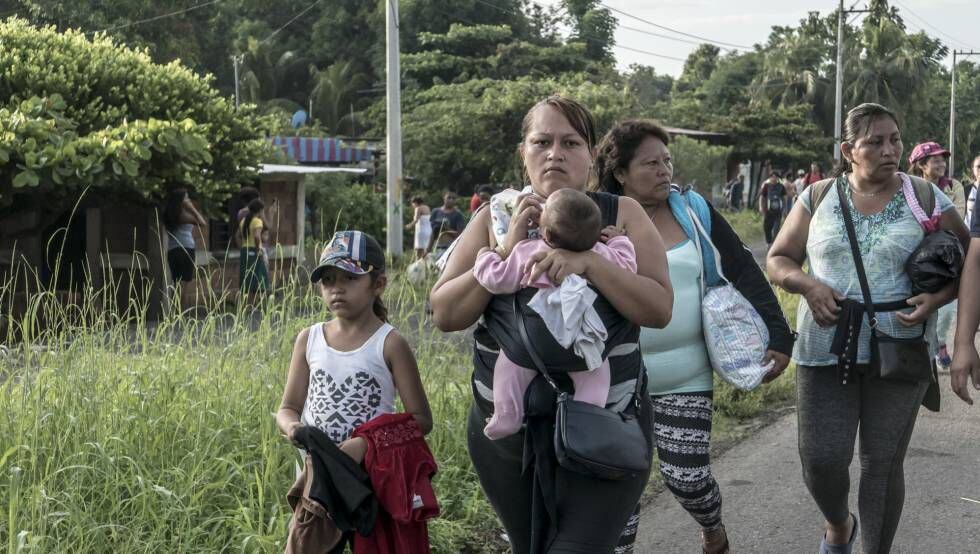 A caravana migrante, a seu passo por México.