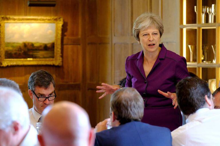May, junto a membros de seu Governo.