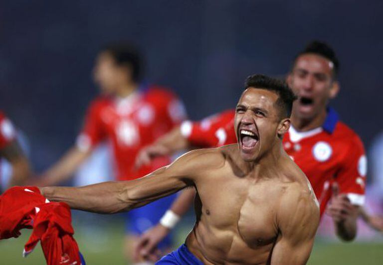 Alexis Sanchez celebra título do Chile.
