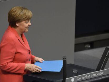 A chanceler alemã, Angela Merkel, nesta sexta-feira no Bundestag.