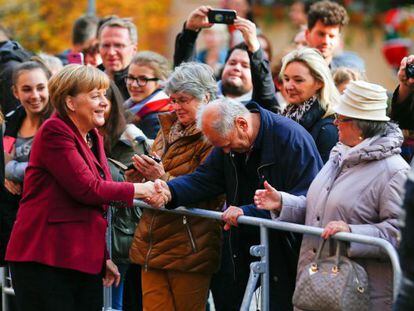 Merkel na chegada a um ato em Nuremberg.