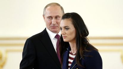 Putin e a saltadora Isinbayeva, no Kremlin.
