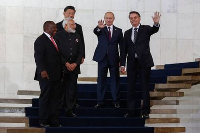 Da esquerda à direita: Cyril Ramaphosa, presidente da África do Sul; o premiê da Índia, Narendra Modi; o presidente da China; Xi Jinping; o presidente russo, Vladimir Putin; e o presidente brasileiro, Jair Bolsonaro, nesta quinta-feira, em Brasília, no encontro dos BRICS.