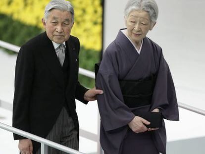 O imperador Akihito e a imperatriz Michiko, no sábado em Tóquio.