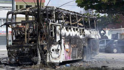 Ônibus queimado nesta segunda-feira, em Natal