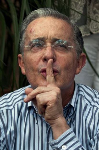 O ex-presidente Uribe em um comício.