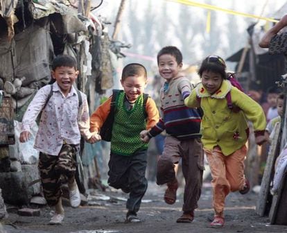 Um grupo de crianças na cidade de Shijiazhuang.