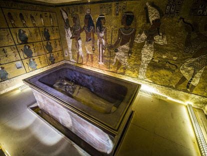 Vista do sarcófago de Tutancâmon em Luxor.