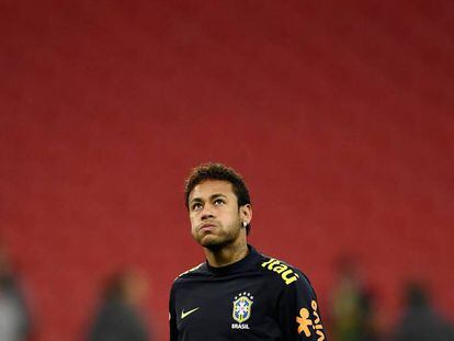 Neymar, em Wembley, antes do amistoso Brasil x Inglaterra.