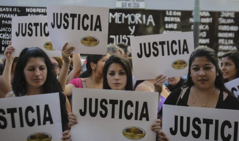 Grupo exige justiça no caso Nisman.