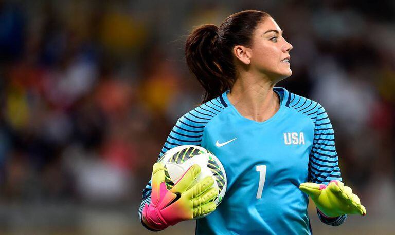 Torcedores brasileiros provocaram goleira americana Hope Solo.