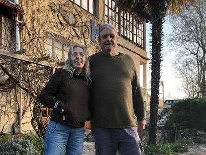 Pilar Saiz e seu marido, Jim Thomson, proprietários do Hotel Torrecedo, em Astúrias. Foto enviada pelo casal.