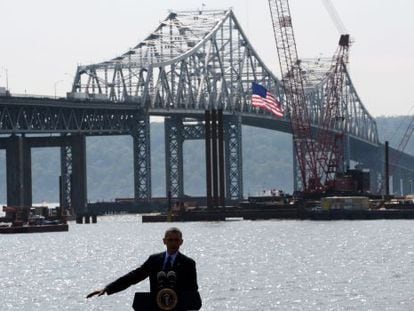 Obama diante da ponte Tappan Zee.