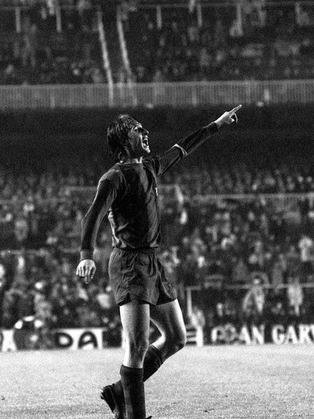 Cruyff, durante um Real Madrid x Barcelona em 1976.