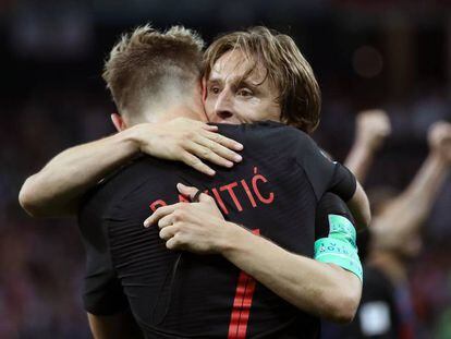 Dupla Rakitic e Modric comandou a seleção croata no 3 a 0 sobre time de Messi.