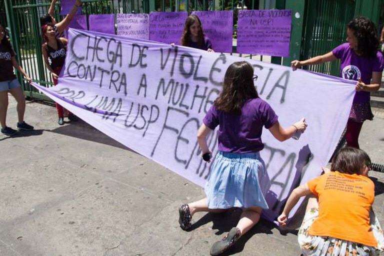 Estudantes da USP em ato contra os assédio e estupros.