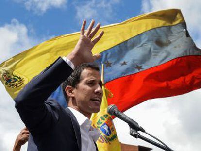 Chefe da Assembleia Nacional, Juan Guaidó, se declara presidente interino do país