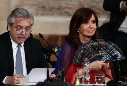 Alberto Fernández e Cristina Kirchner, em evento no dia 16.